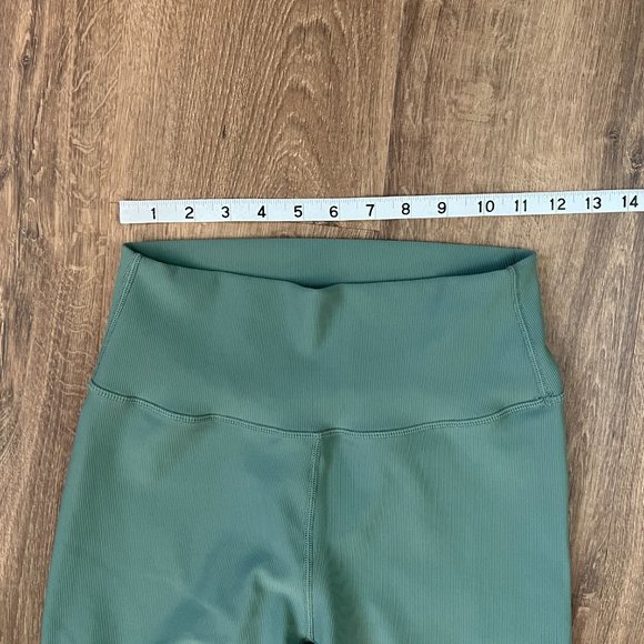 EUC Wilo Base Ribbed Green 7/8 Legging Sz L - Picture 6 of 9